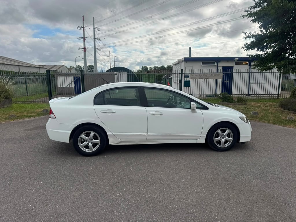 HONDA CIVIC - Image 4