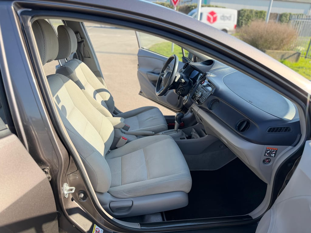 HONDA INSIGHT - Image 18