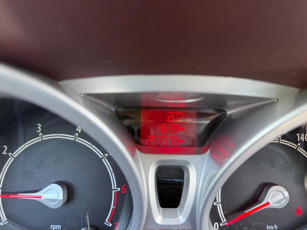 FORD FIESTA - Image 17