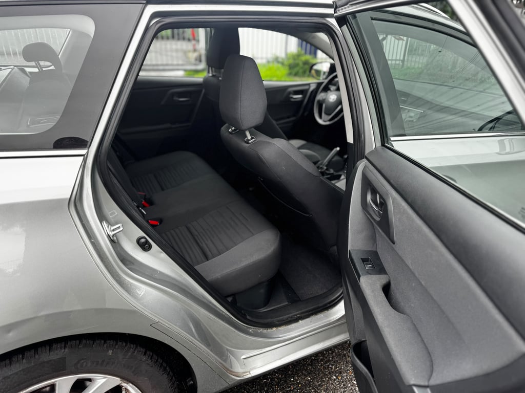TOYOTA AURIS TOURING SPORTS - Image 12