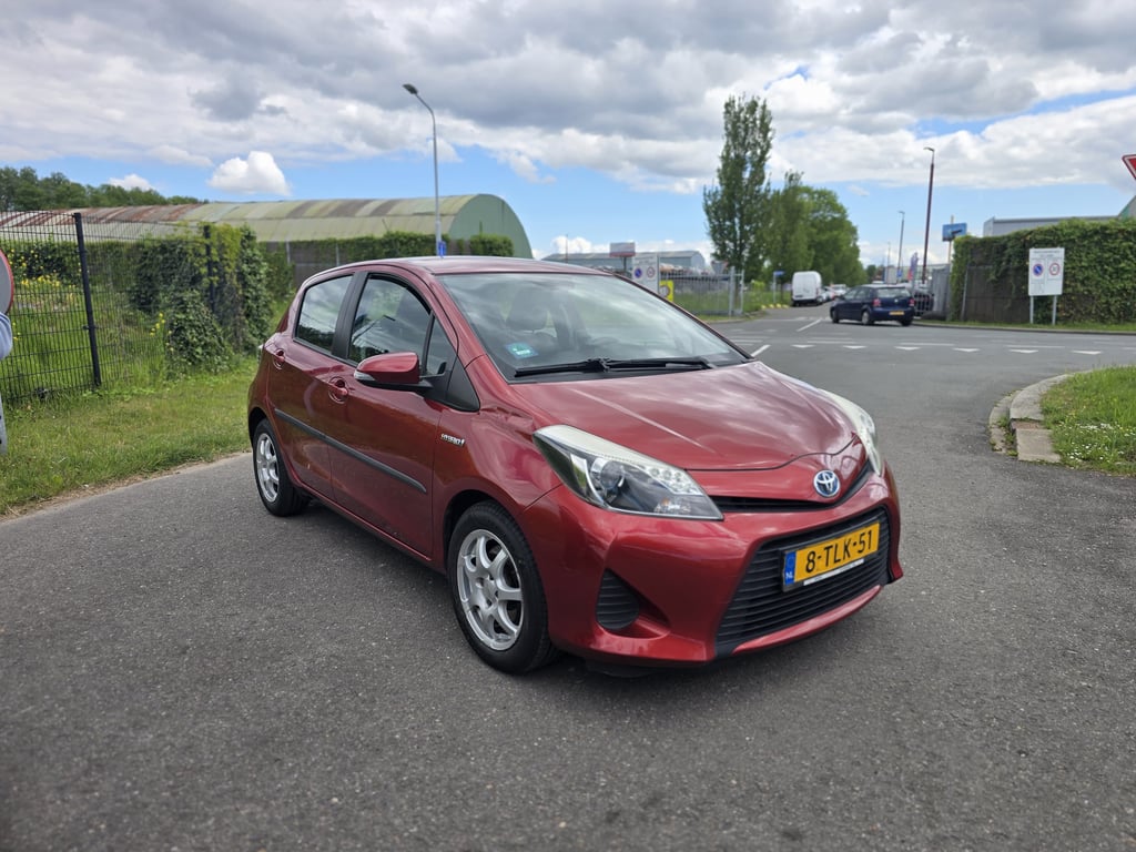 TOYOTA YARIS - Image 11