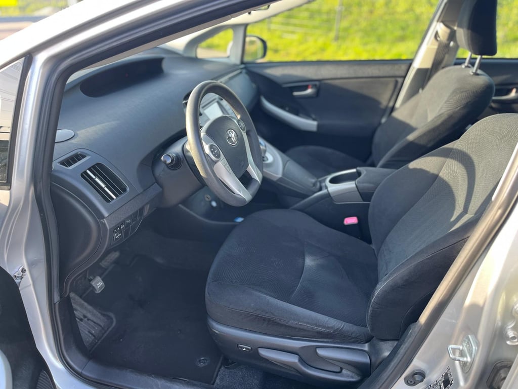 TOYOTA PRIUS - Image 13