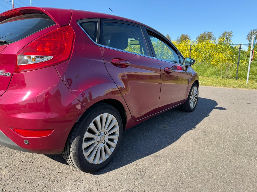 FORD FIESTA - Image 9