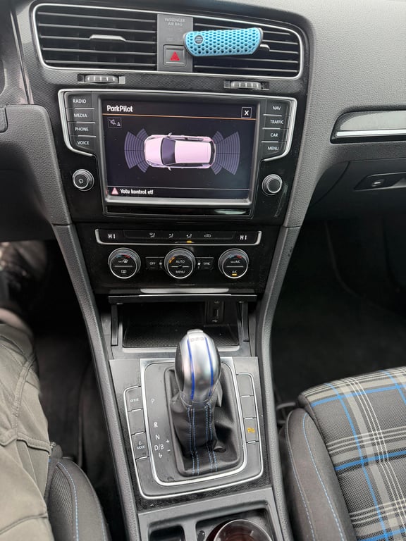 VOLKSWAGEN GOLF - Image 27