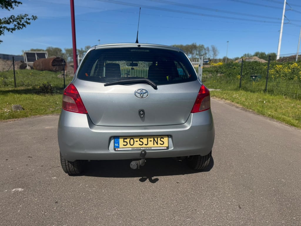 TOYOTA YARIS - Image 6