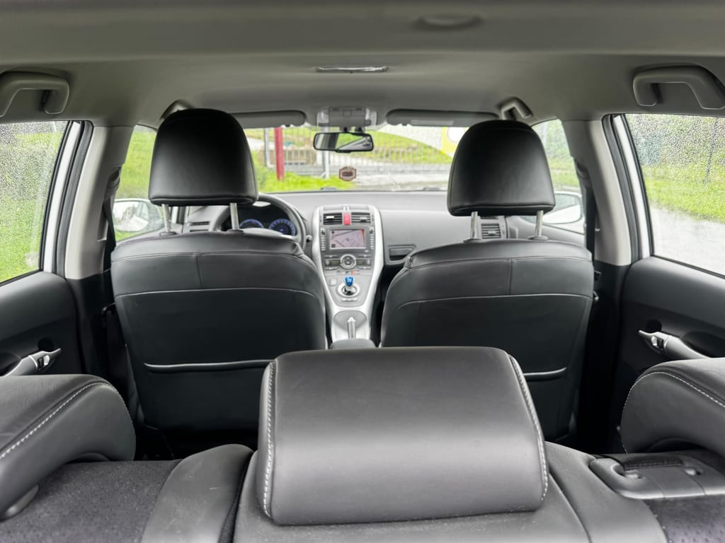 TOYOTA AURIS - Image 14