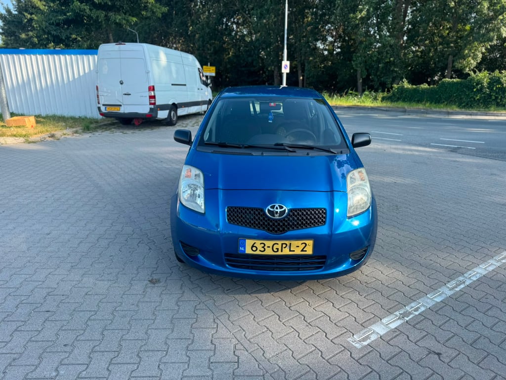 TOYOTA, YARIS