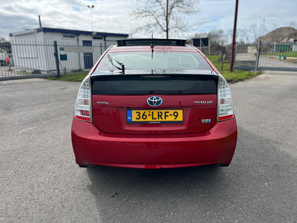 TOYOTA PRIUS - Image 6