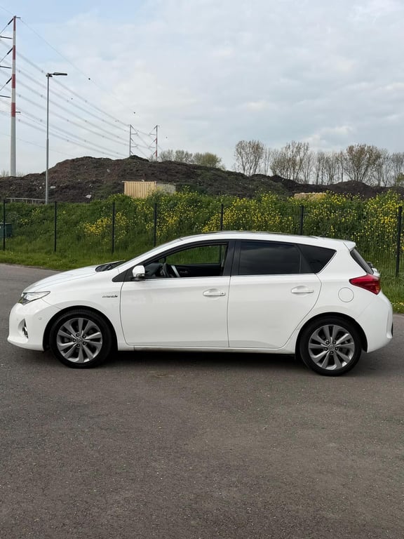 TOYOTA AURIS - Image 9