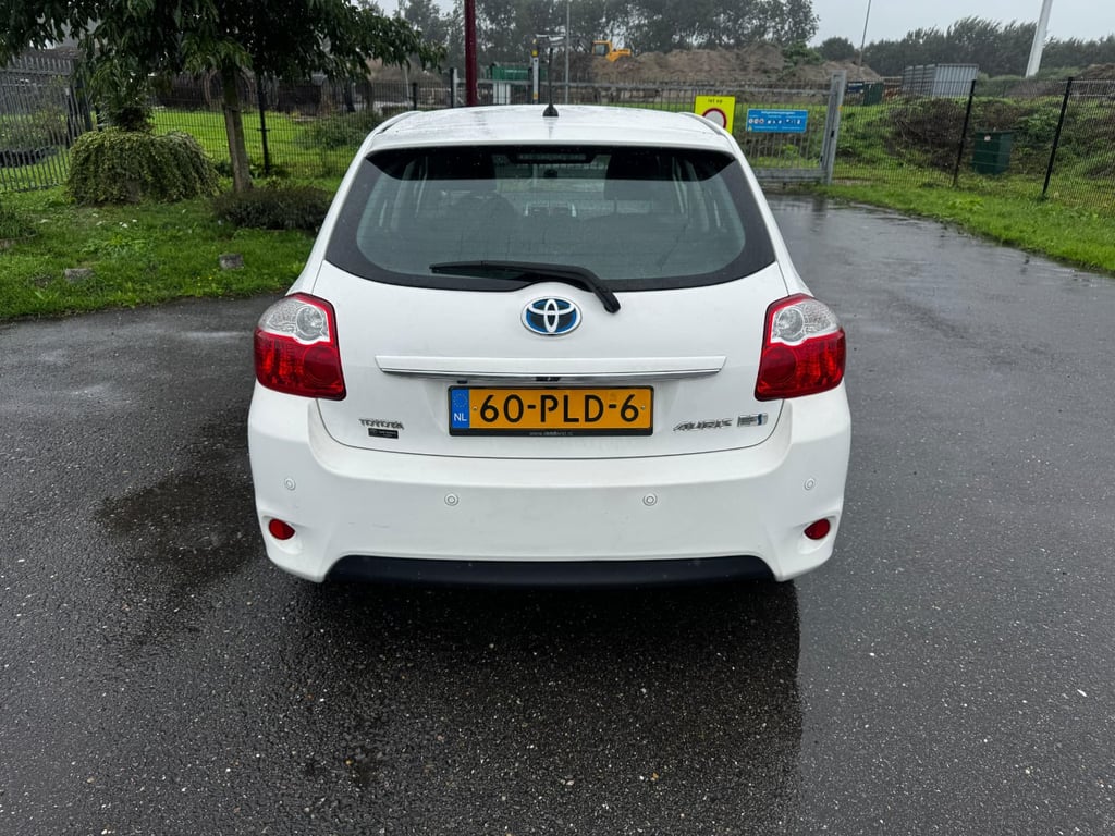 TOYOTA AURIS - Image 10