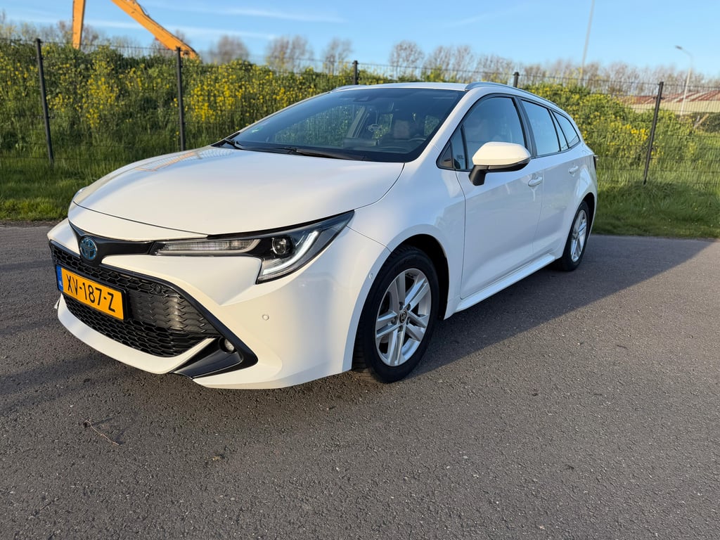 TOYOTA COROLLA TOURING SPORTS - Image 4