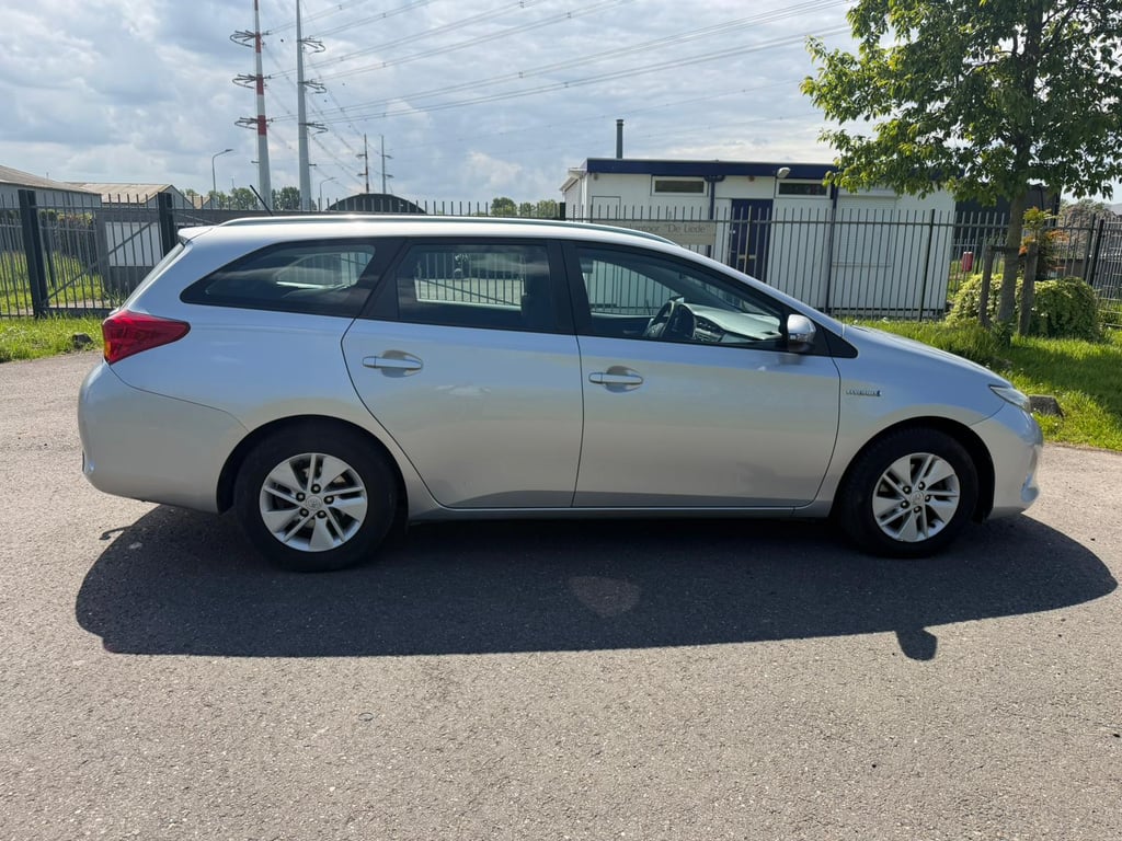 TOYOTA AURIS TOURING SPORTS - Image 5