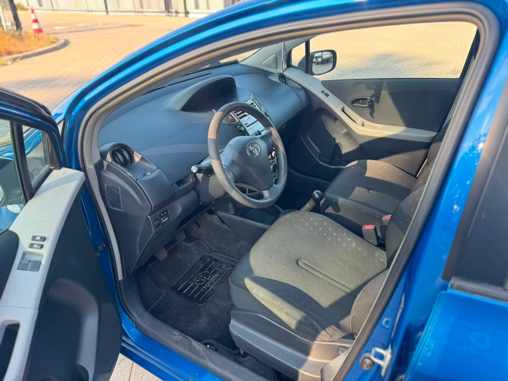 TOYOTA YARIS - Image 13