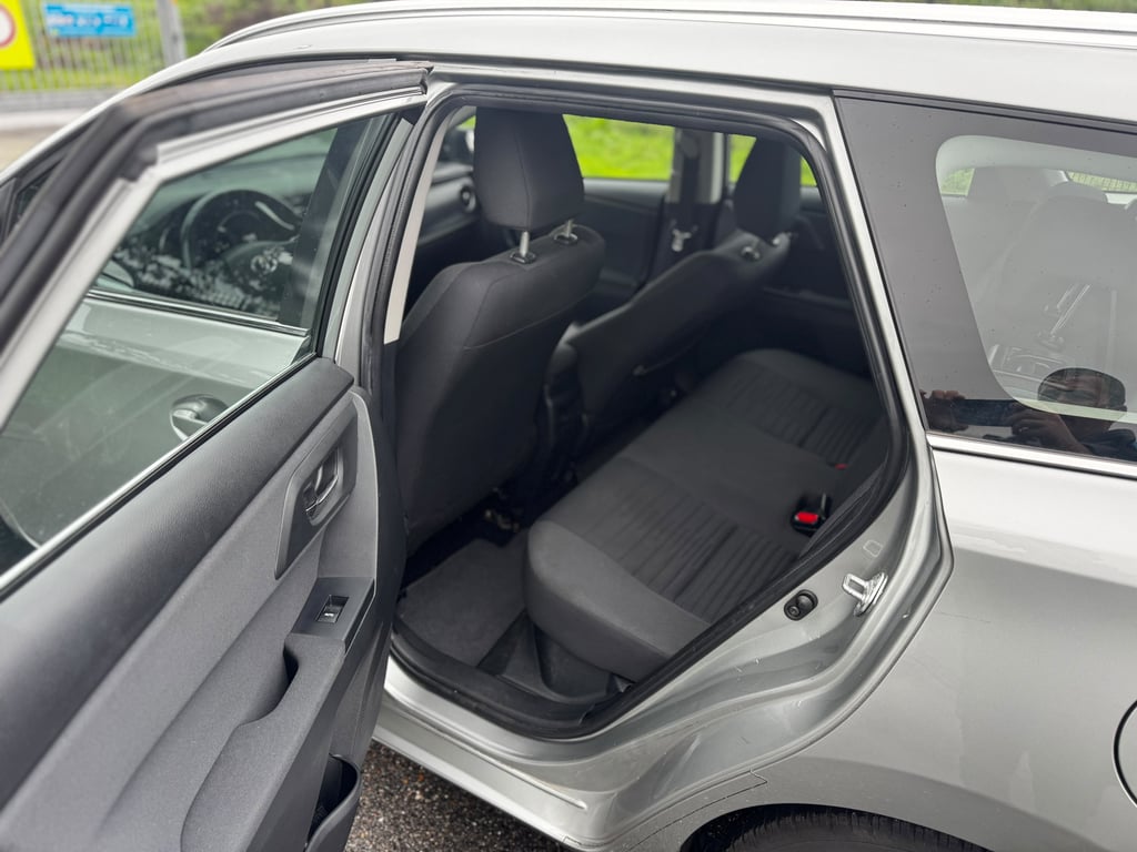 TOYOTA AURIS TOURING SPORTS - Image 13