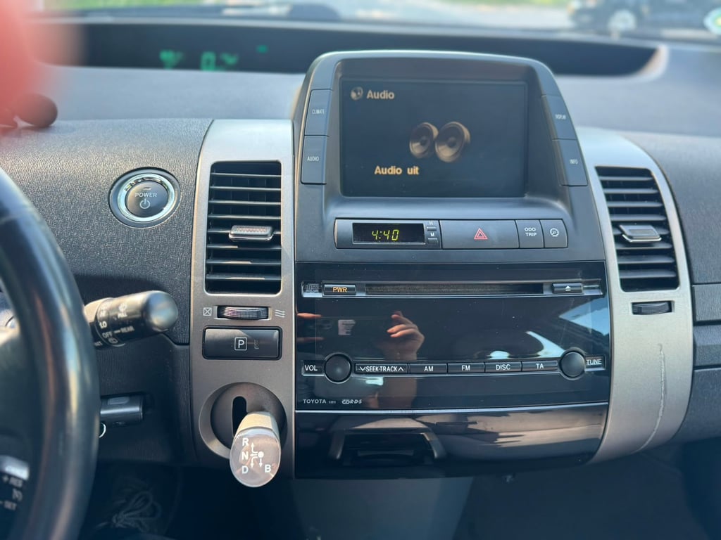 TOYOTA PRIUS - Image 17
