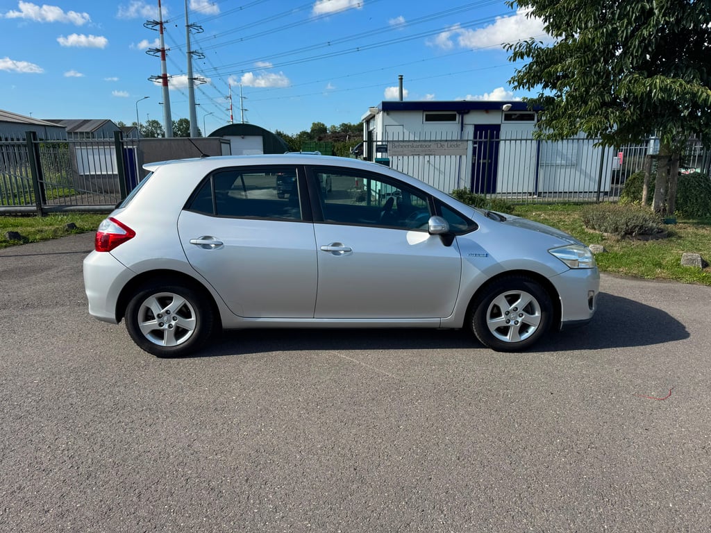 TOYOTA AURIS - Image 4