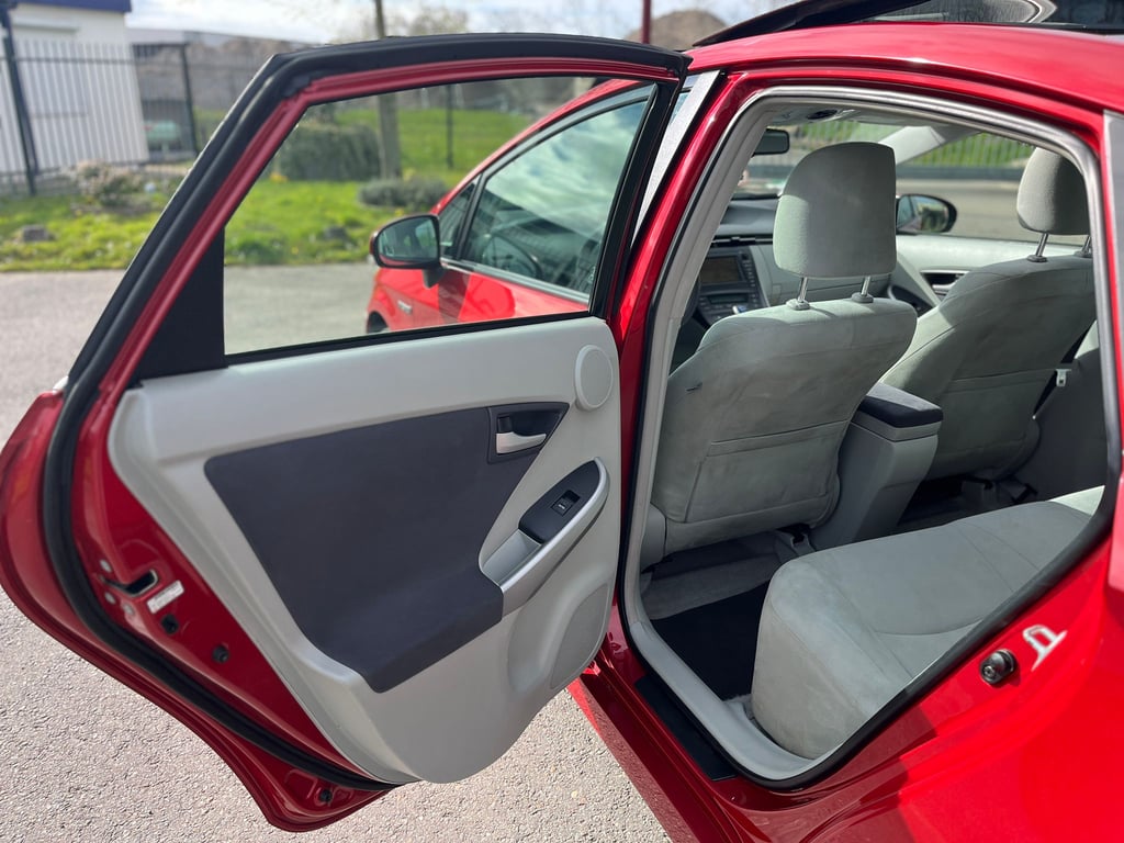 TOYOTA PRIUS - Image 15