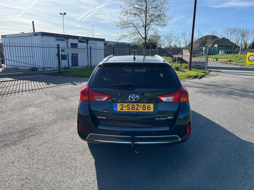 TOYOTO  AURIS TOURING SPORTS - Image 5