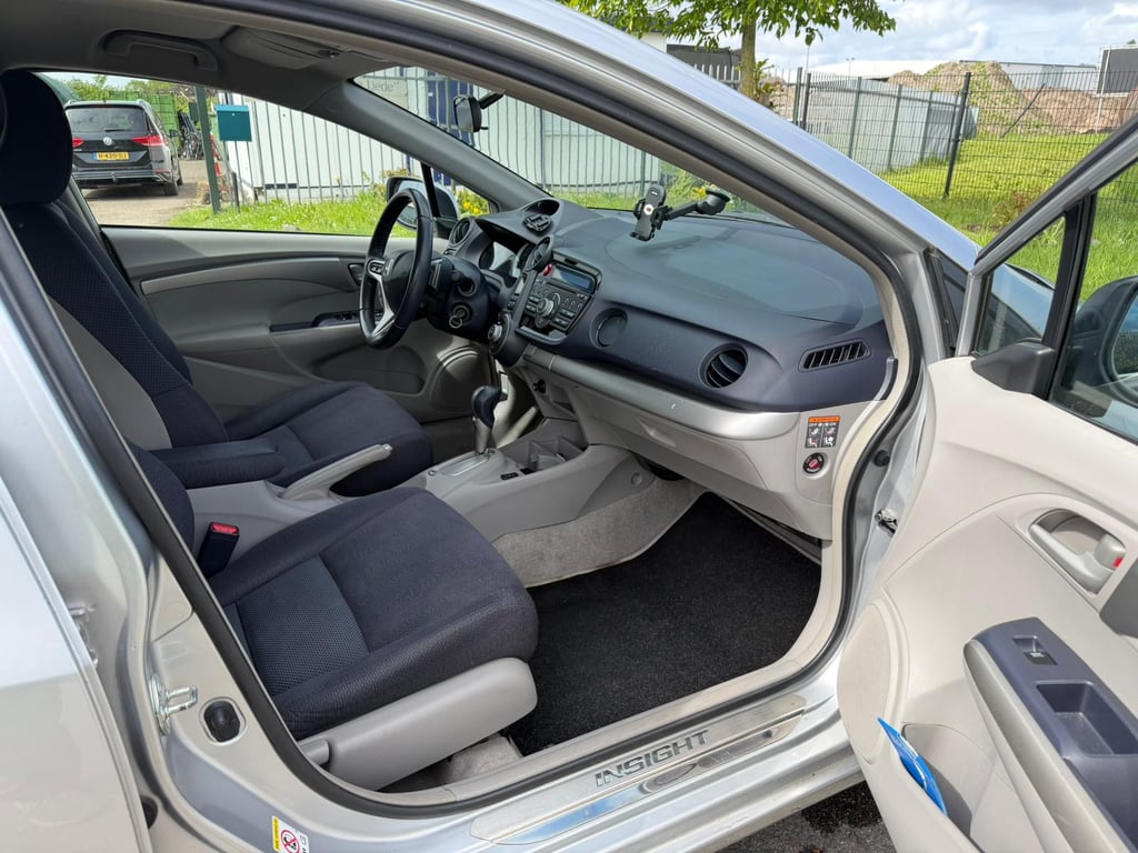 HONDA INSIGHT - Image 15