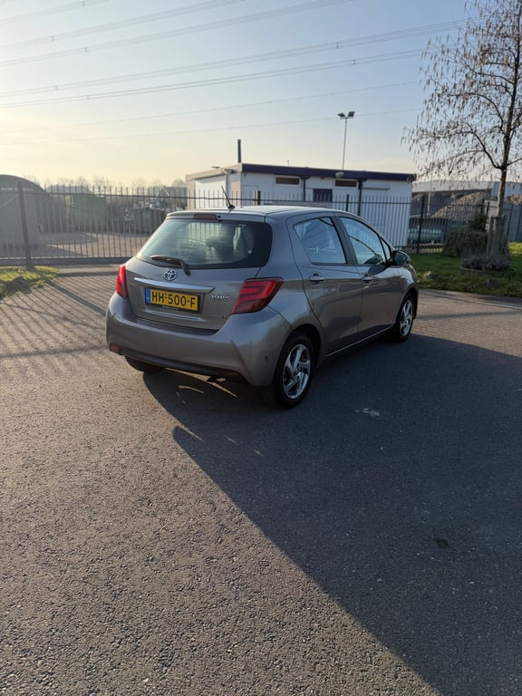 TOYOTA YARIS - Image 13