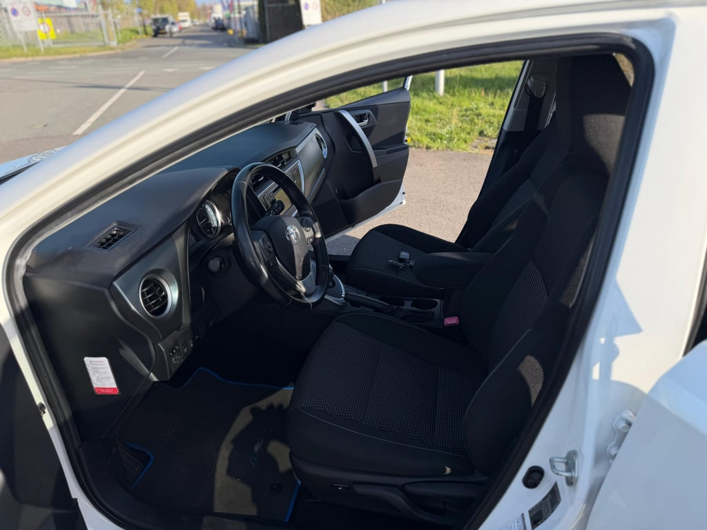 TOYOTA PRIUS - Image 23