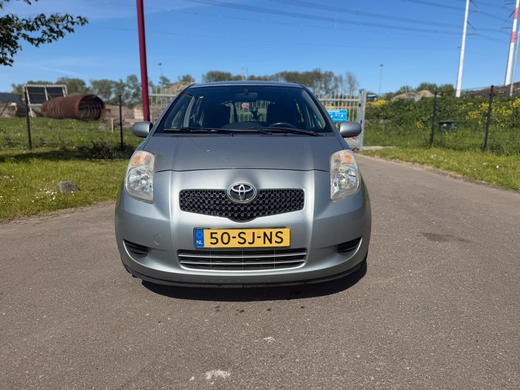 TOYOTA, YARIS
