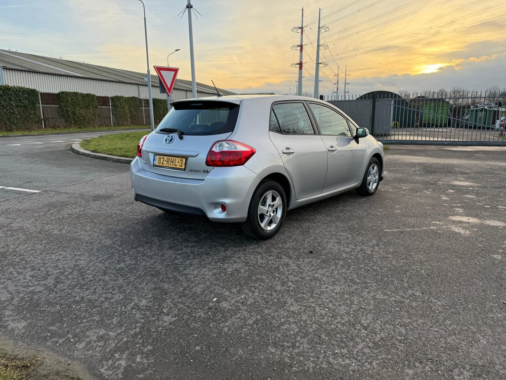 TOYOTA AURIS - Image 12