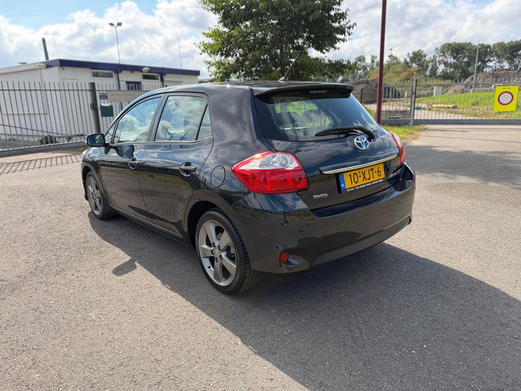 TOYOTA AURIS - Image 10