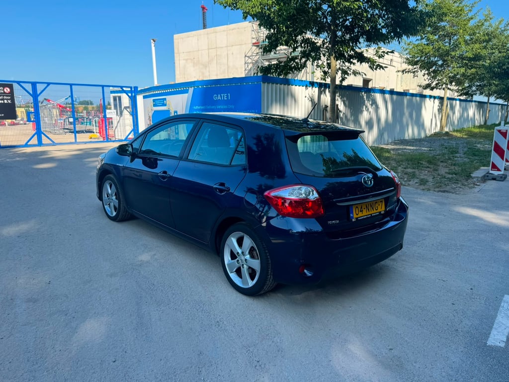 TOYOTA AURIS - Image 5