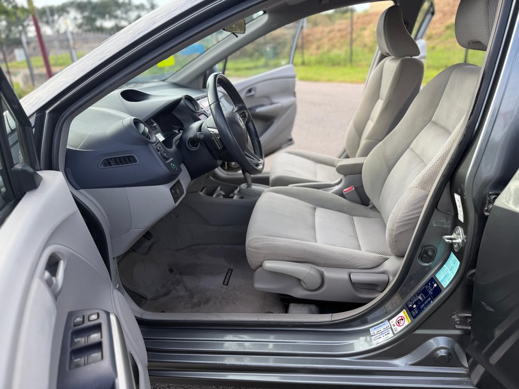 HONDA INSIGHT - Image 13