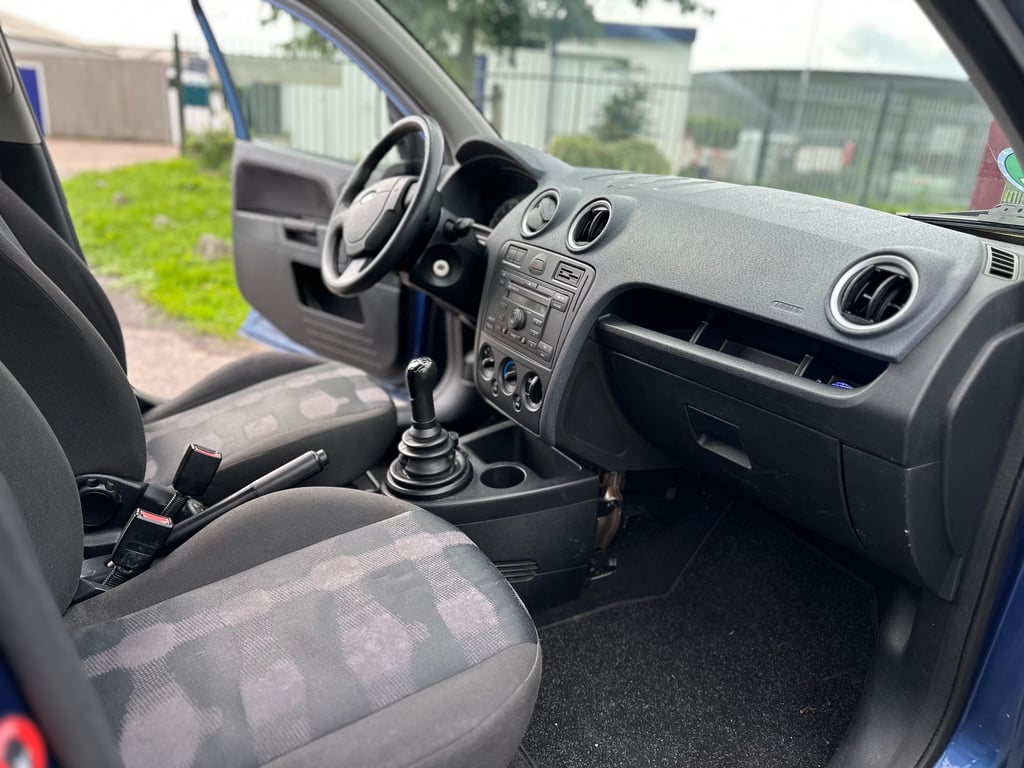 FORD FUSION - Image 13
