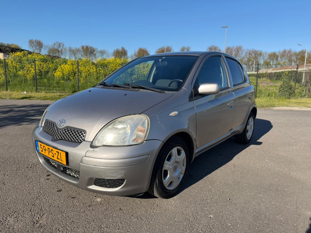 TOYOTA YARIS - Image 2