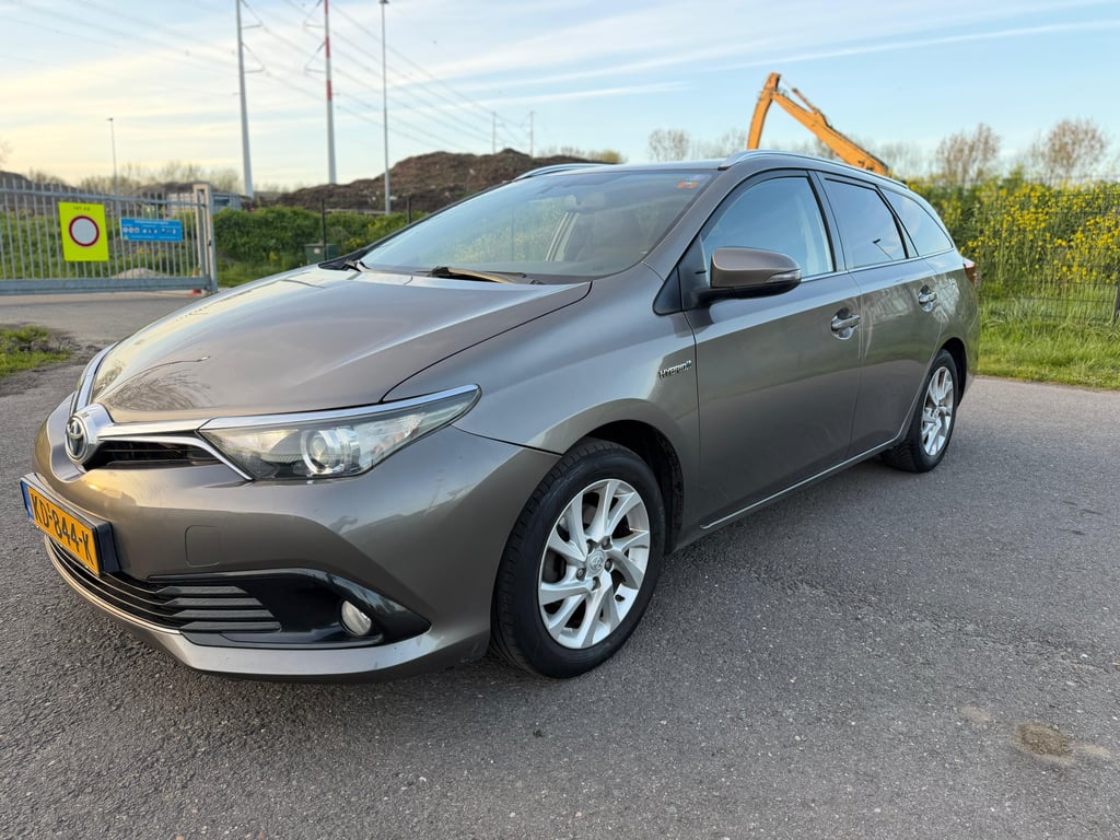 TOYOTA AURIS TOURING SPORTS - Image 3