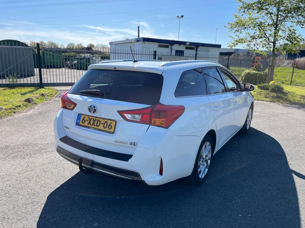 TOYOTA AURIS TOURING SPORTS - Image 6