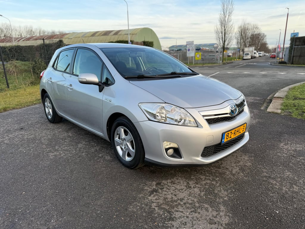 TOYOTA AURIS - Image 11
