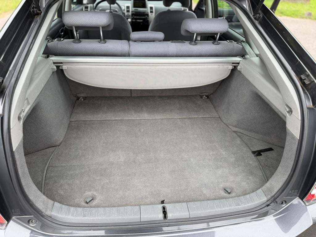 TOYOTA PRIUS - Image 9