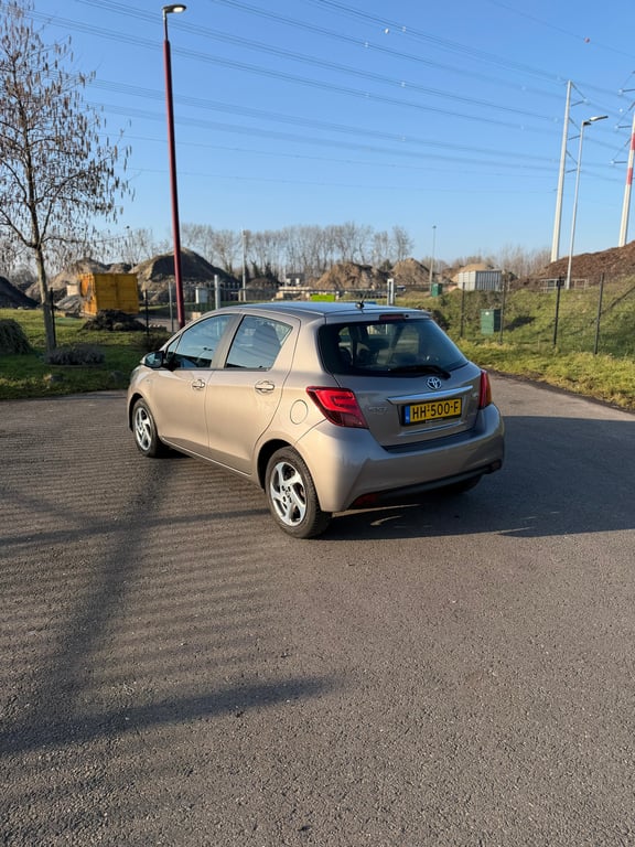 TOYOTA YARIS - Image 7