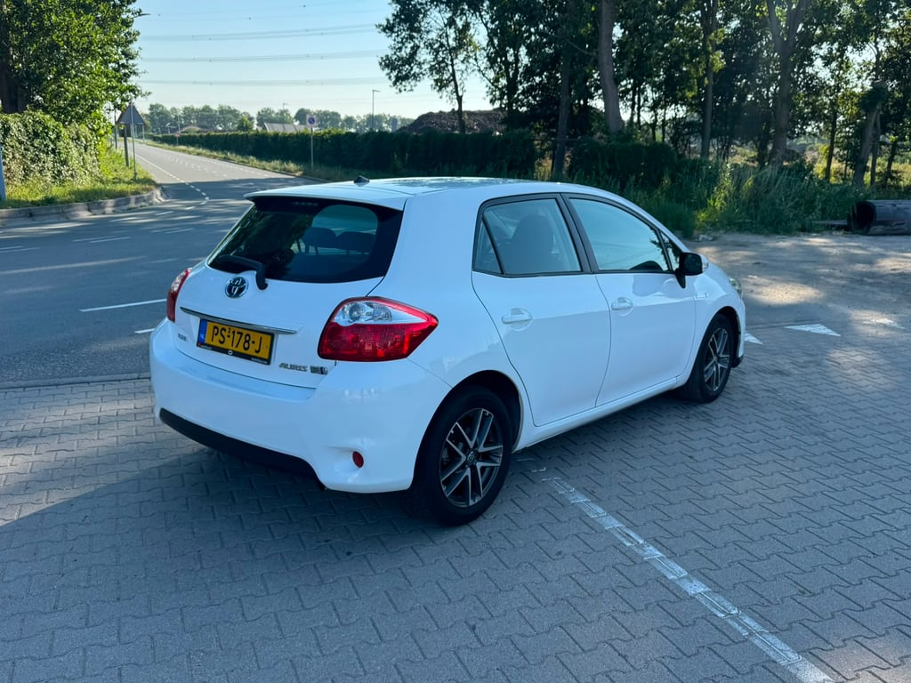 TOYOTA AURIS - Image 4
