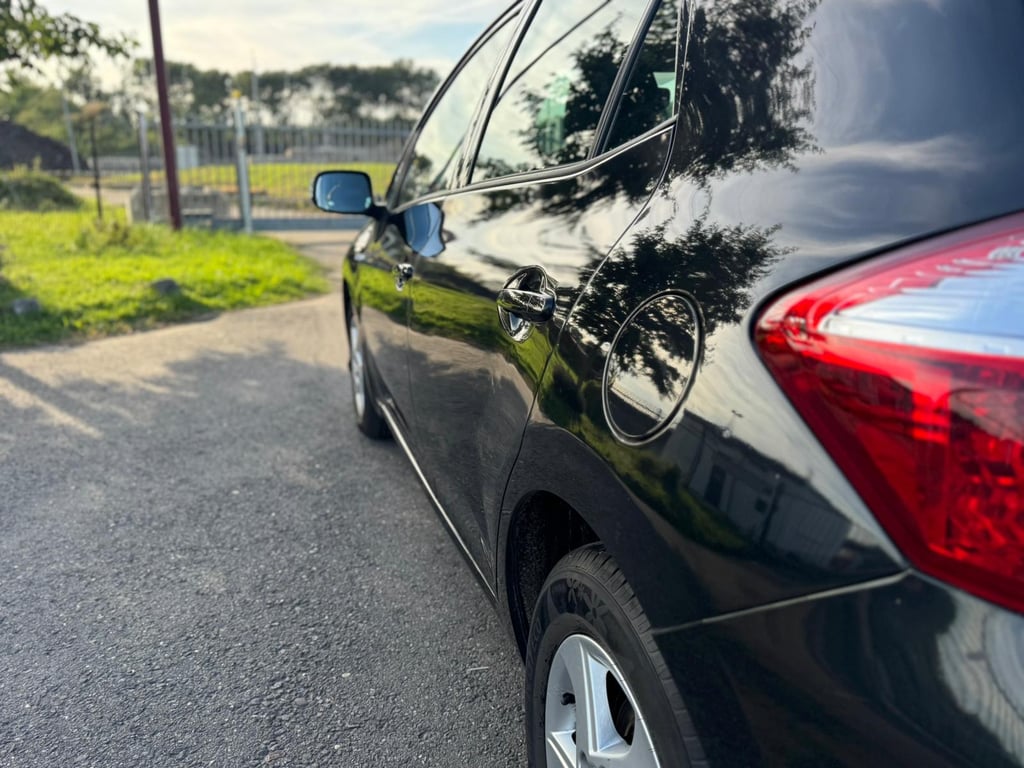 TOYOTA AURIS - Image 9