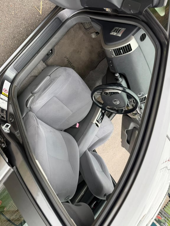 TOYOTA PRIUS - Image 12