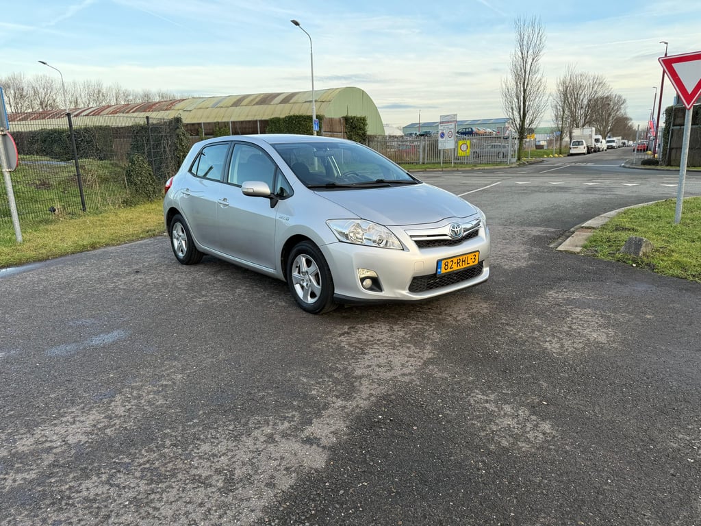 TOYOTA AURIS - Image 17