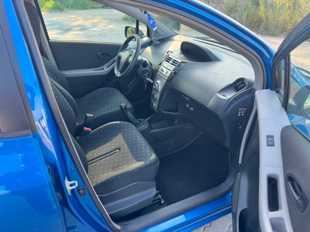 TOYOTA YARIS - Image 14