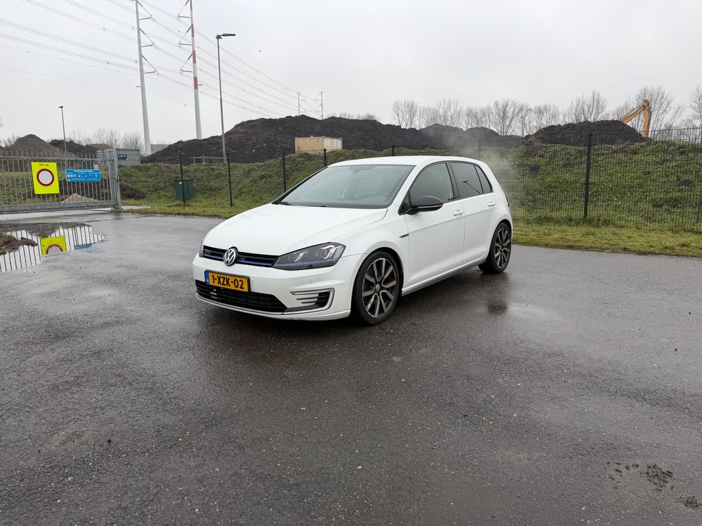 VOLKSWAGEN GOLF - Image 5