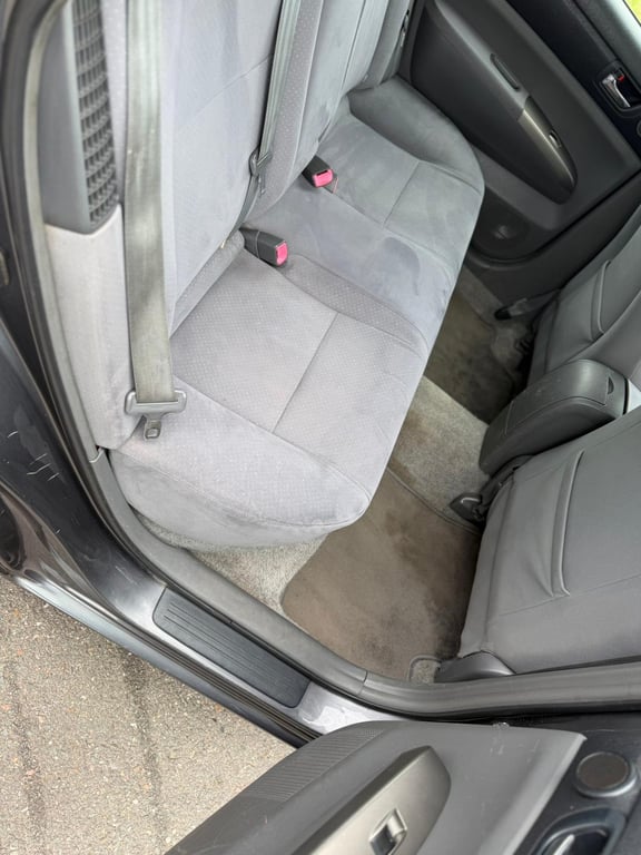 TOYOTA PRIUS - Image 10