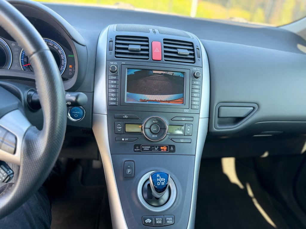 TOYOTA AURIS - Image 20