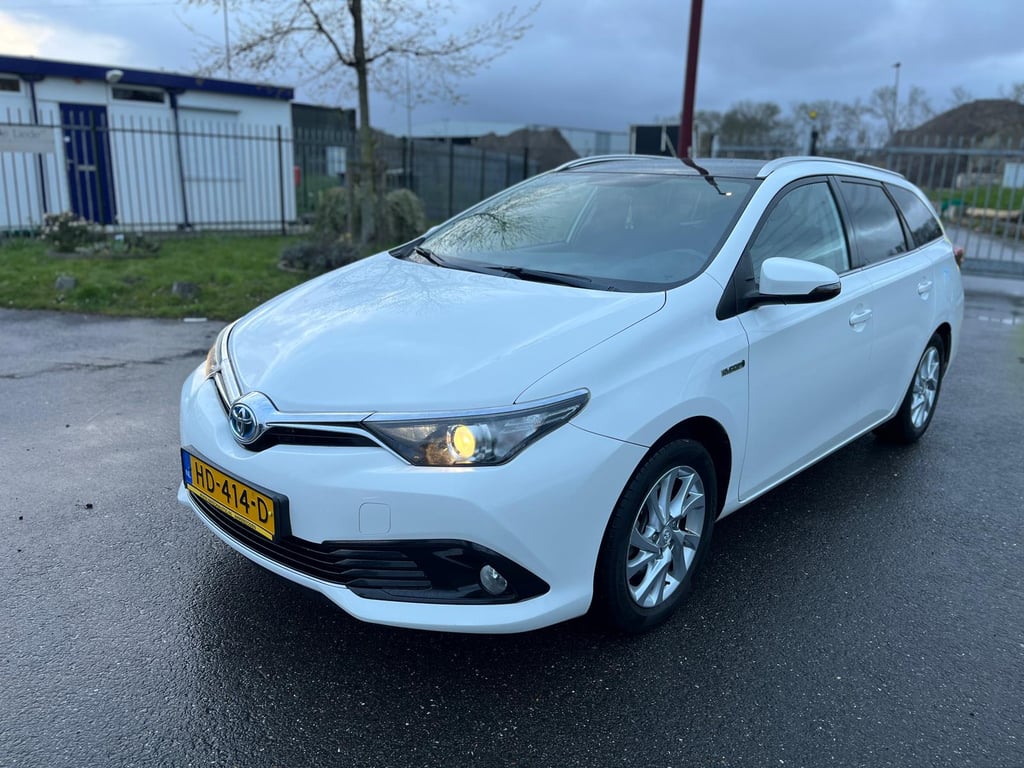 TOYOTA AURIS TOURING SPORTS - Image 8
