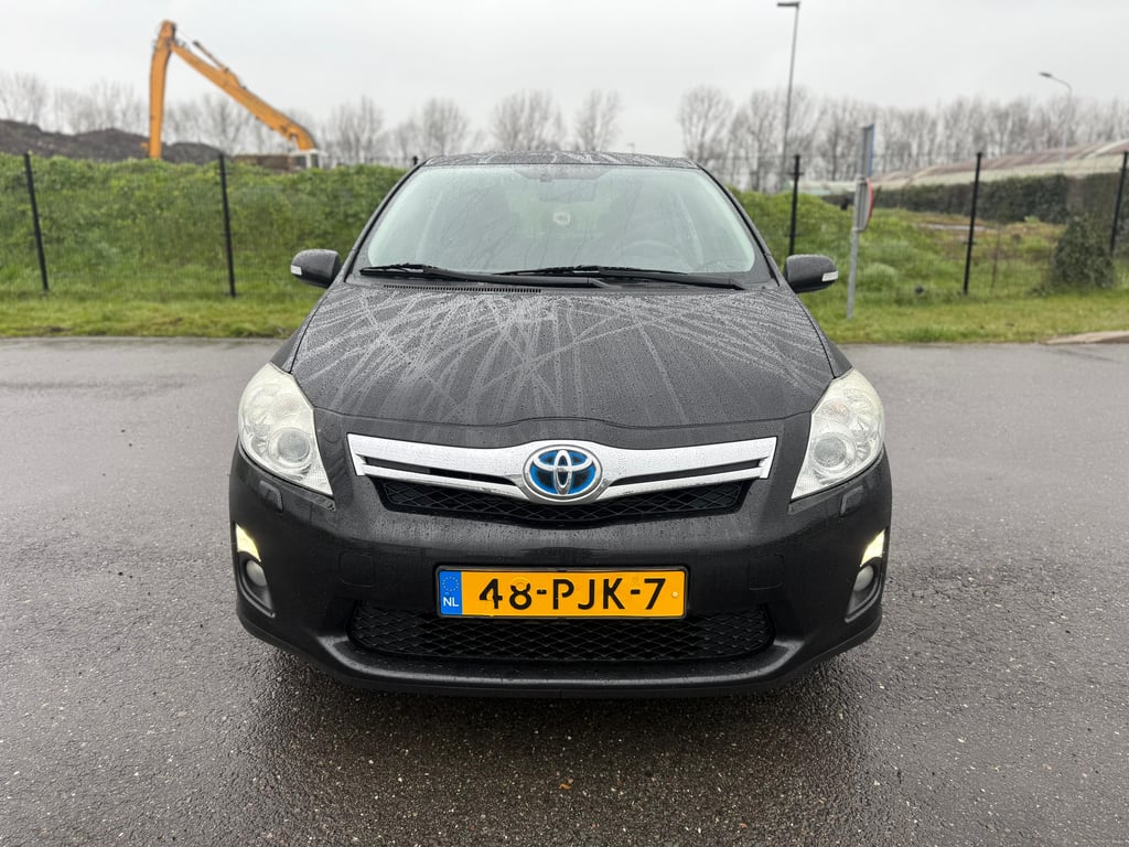 TOYOTA, AURIS