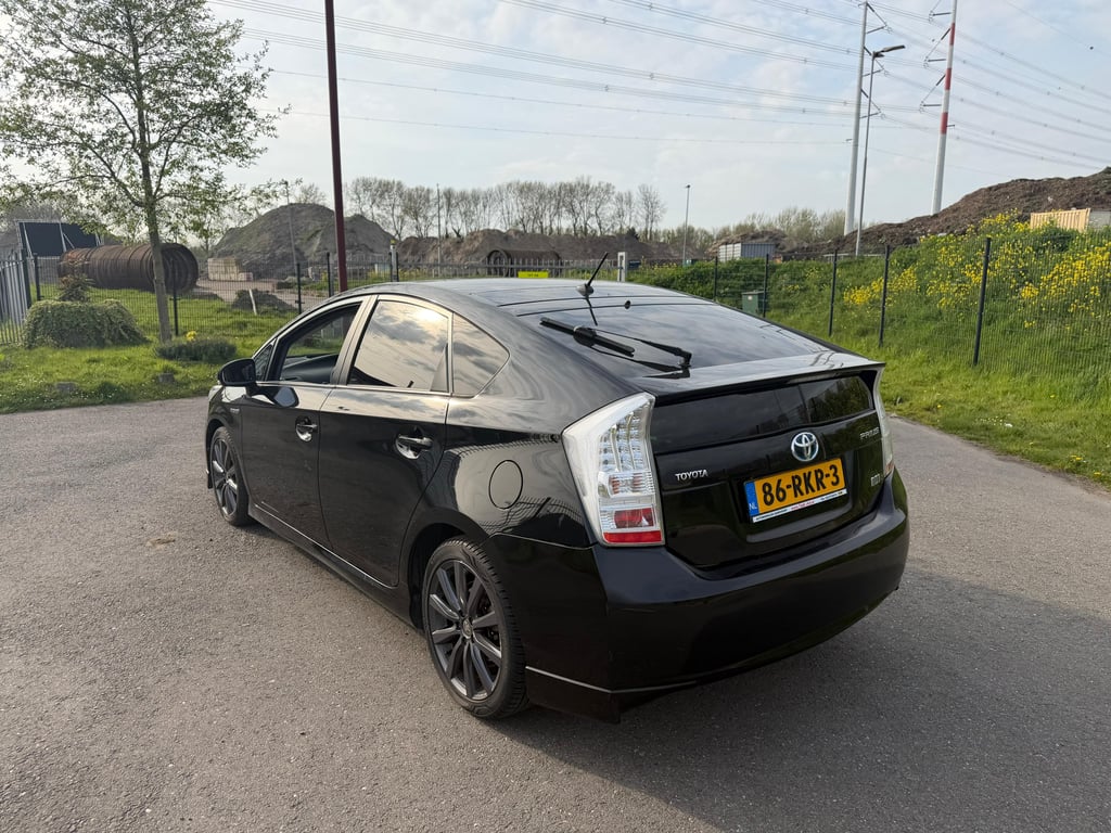 TOYOTA PRIUS - Image 3