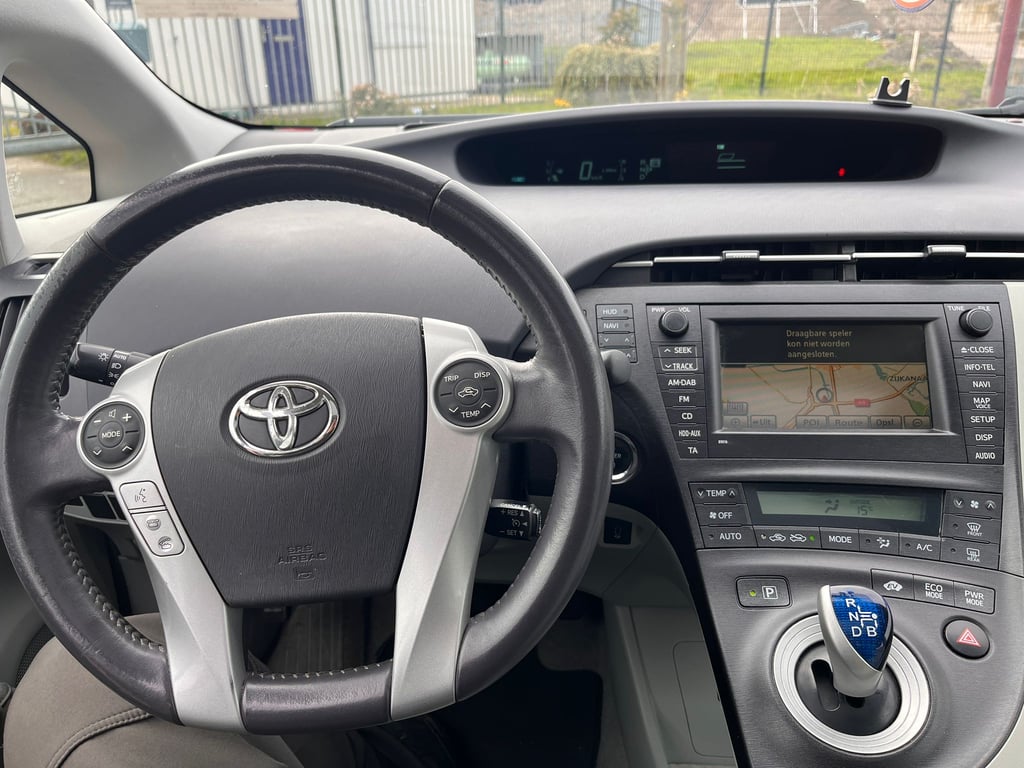 TOYOTA PRIUS - Image 17