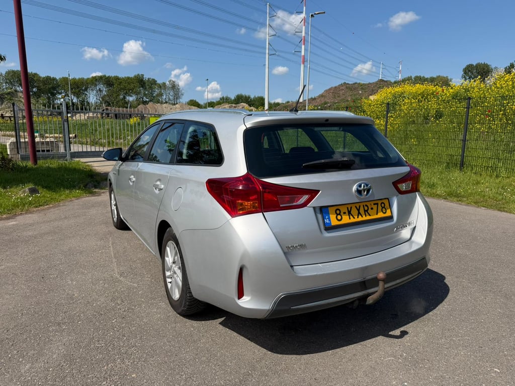 TOYOTA AURIS TOURING SPORTS - Image 8